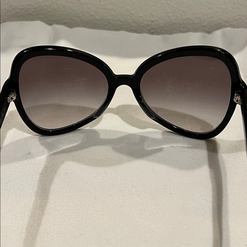 Prada Black Cat’s Eye Sunglasses with Gray/Purple Gradient Lens - Picture 8 of 12